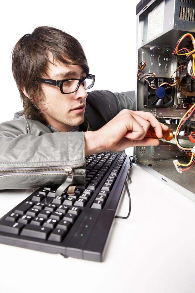 Мастер по ремонту компьютеров у метро Дыбенко