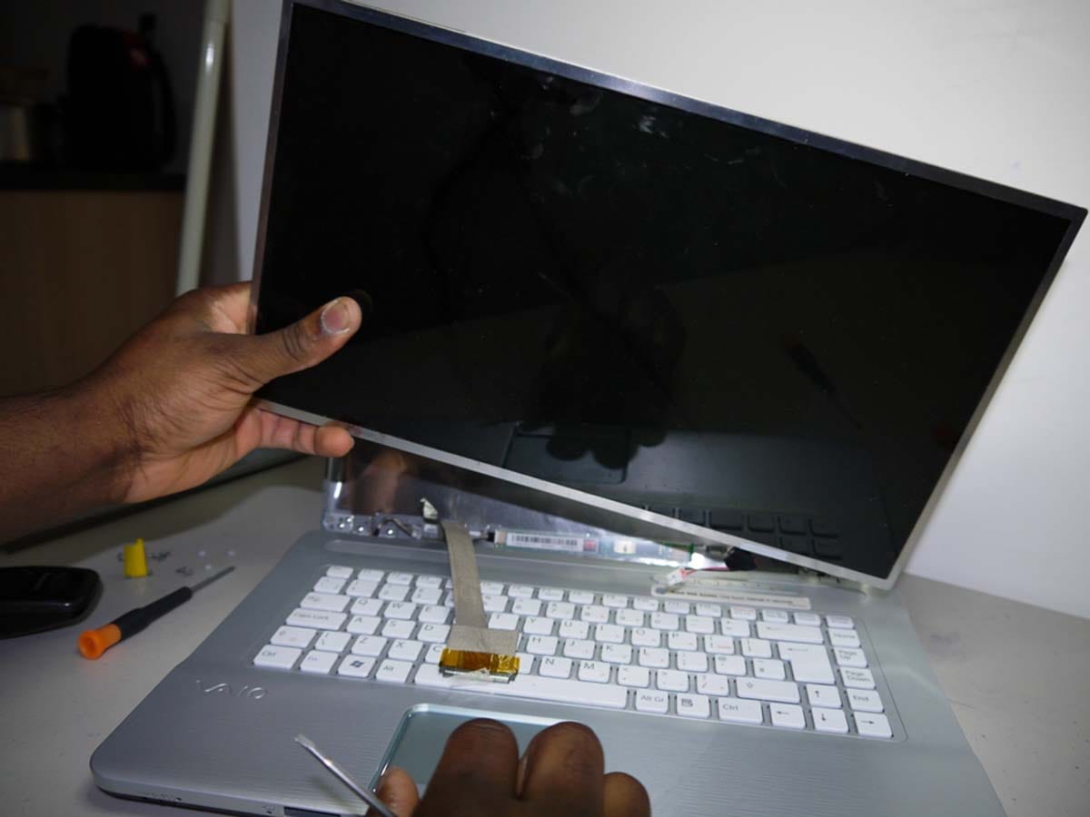 Замена экрана ноутбука Sony в Тюмени