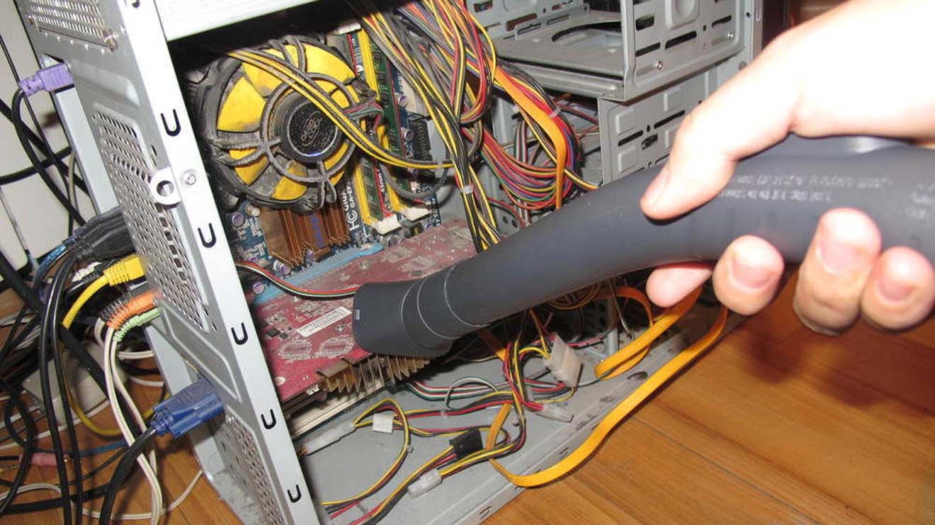 Чистка системного блока компьютера от пыли